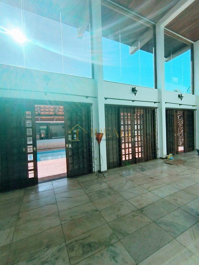 Linda casa Jd. Paulista, ampla, vista maravilhosa, bairro nobre, estuda permuta até 50%  Atibaia - 