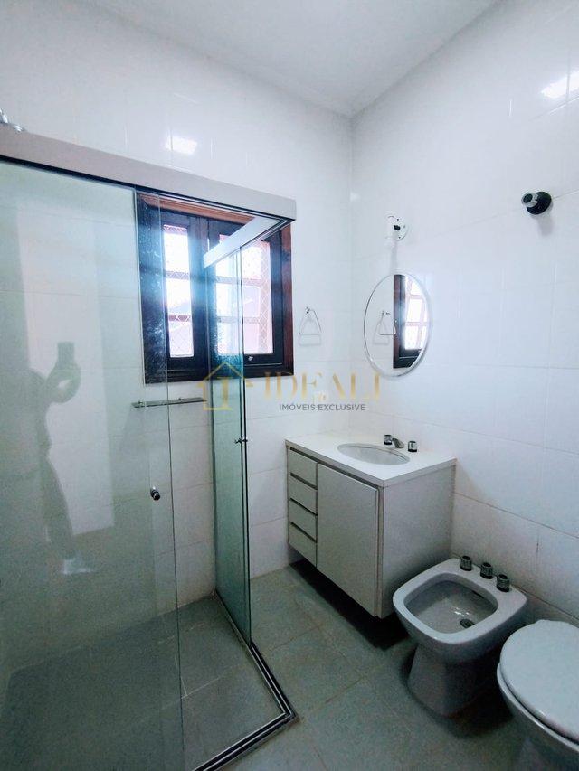 Linda casa Jd. Paulista, ampla, vista maravilhosa, bairro nobre, estuda permuta até 50%  Atibaia - 