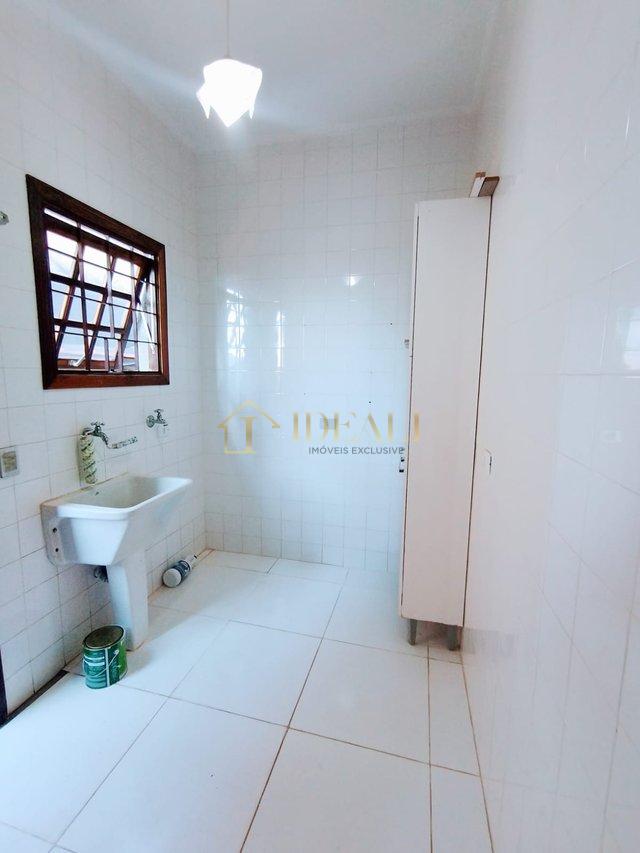 Linda casa Jd. Paulista, ampla, vista maravilhosa, bairro nobre, estuda permuta até 50%  Atibaia - 