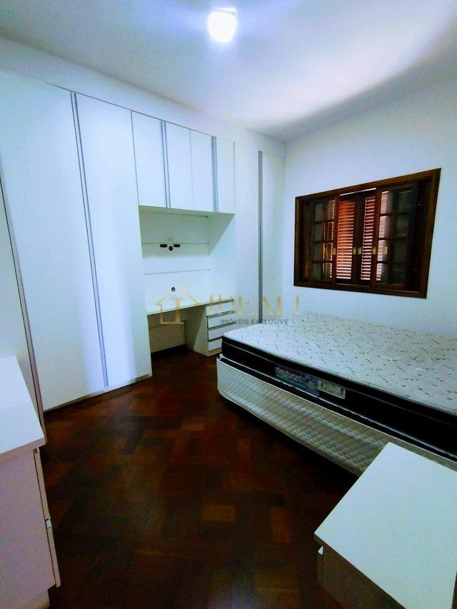 Linda casa Jd. Paulista, ampla, vista maravilhosa, bairro nobre, estuda permuta até 50%  Atibaia - 