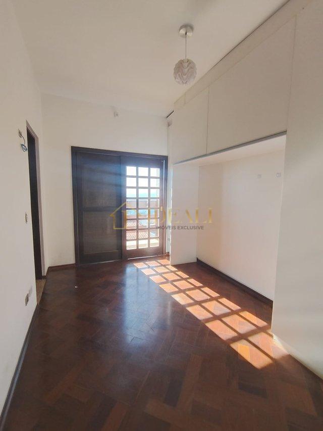 Linda casa Jd. Paulista, ampla, vista maravilhosa, bairro nobre, estuda permuta até 50%  Atibaia - 