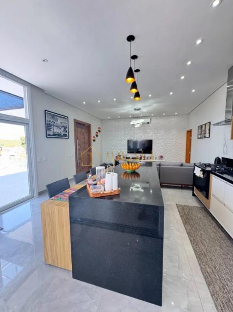 Exclusiva Residência Mobiliada em Condomínio de Alto Padrão  Atibaia - 