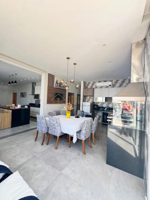 Exclusiva Residência Mobiliada em Condomínio de Alto Padrão  Atibaia - 