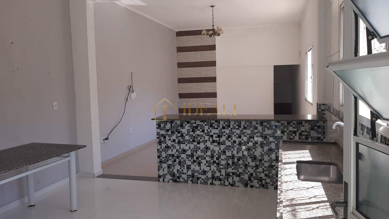 Casa para investidores à venda, com 3 kitinetes já alugadas  Atibaia - 