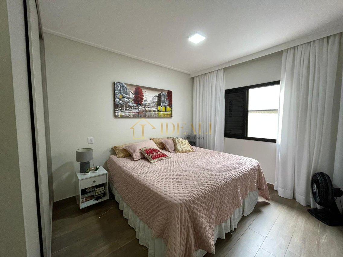 Casa no Condomínio Terras de Atibaia com 3 suítes e piscina  Atibaia - 