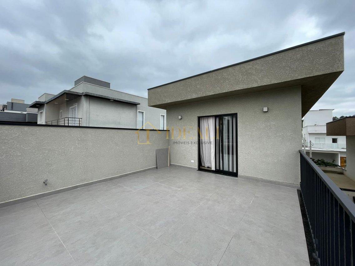 Casa no Condomínio Terras de Atibaia com 3 suítes e piscina  Atibaia - 