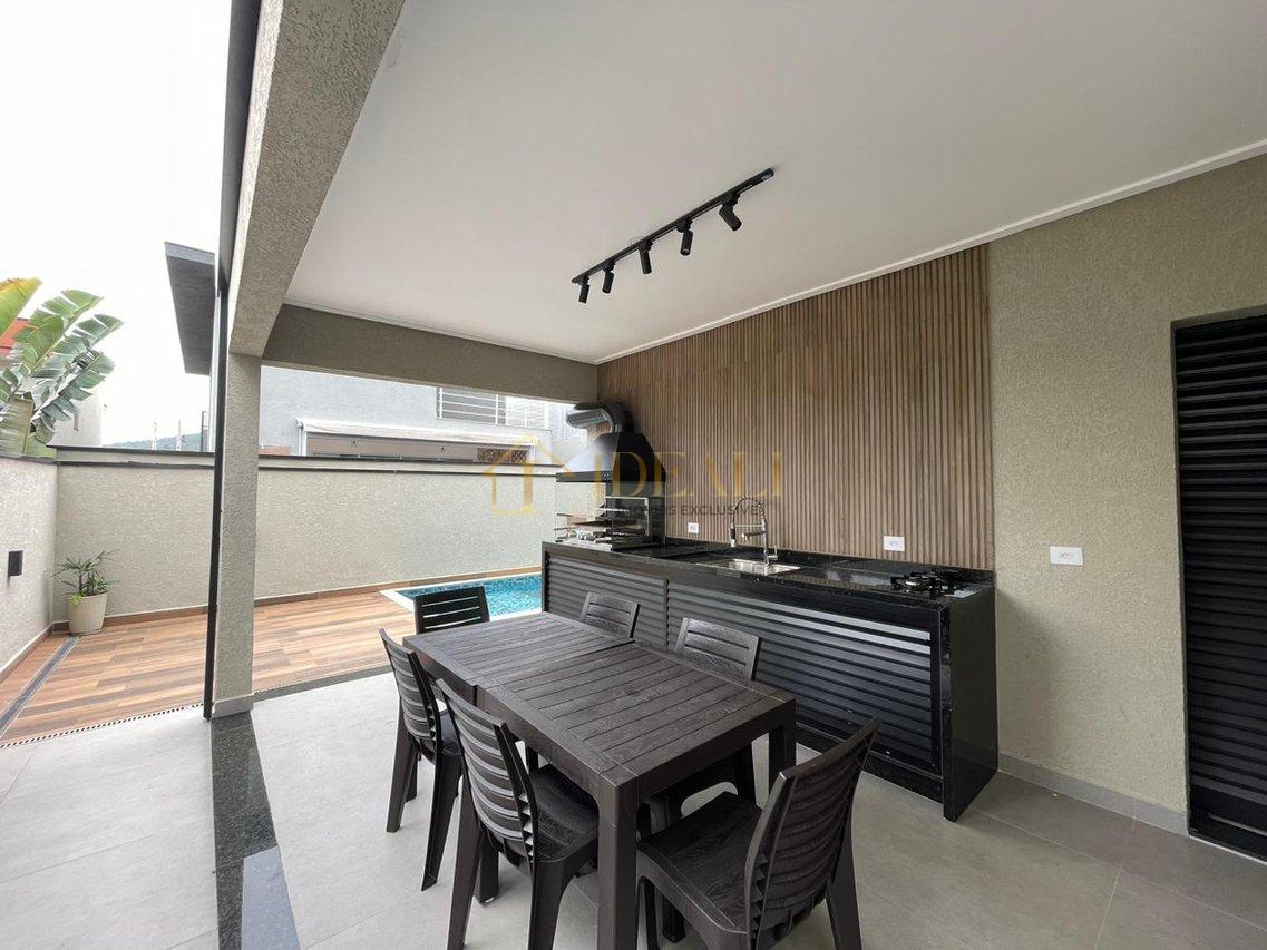 Casa no Condomínio Terras de Atibaia com 3 suítes e piscina  Atibaia - 