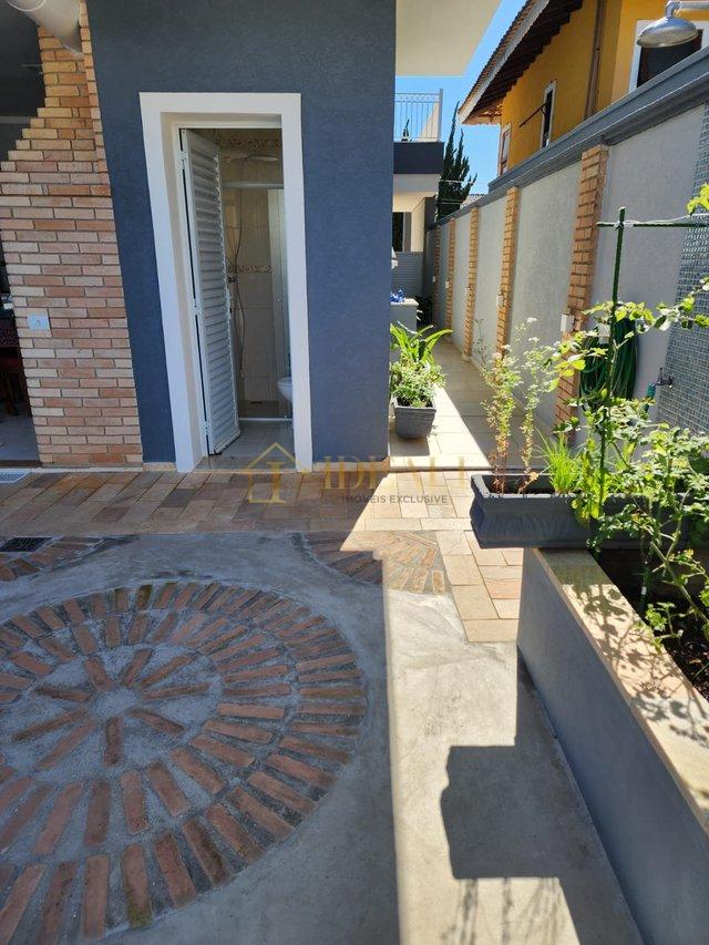 Linda casa em condomínio fechado, alto padrão, dentro da cidade, perto de tudo e da Lucas  Atibaia - 