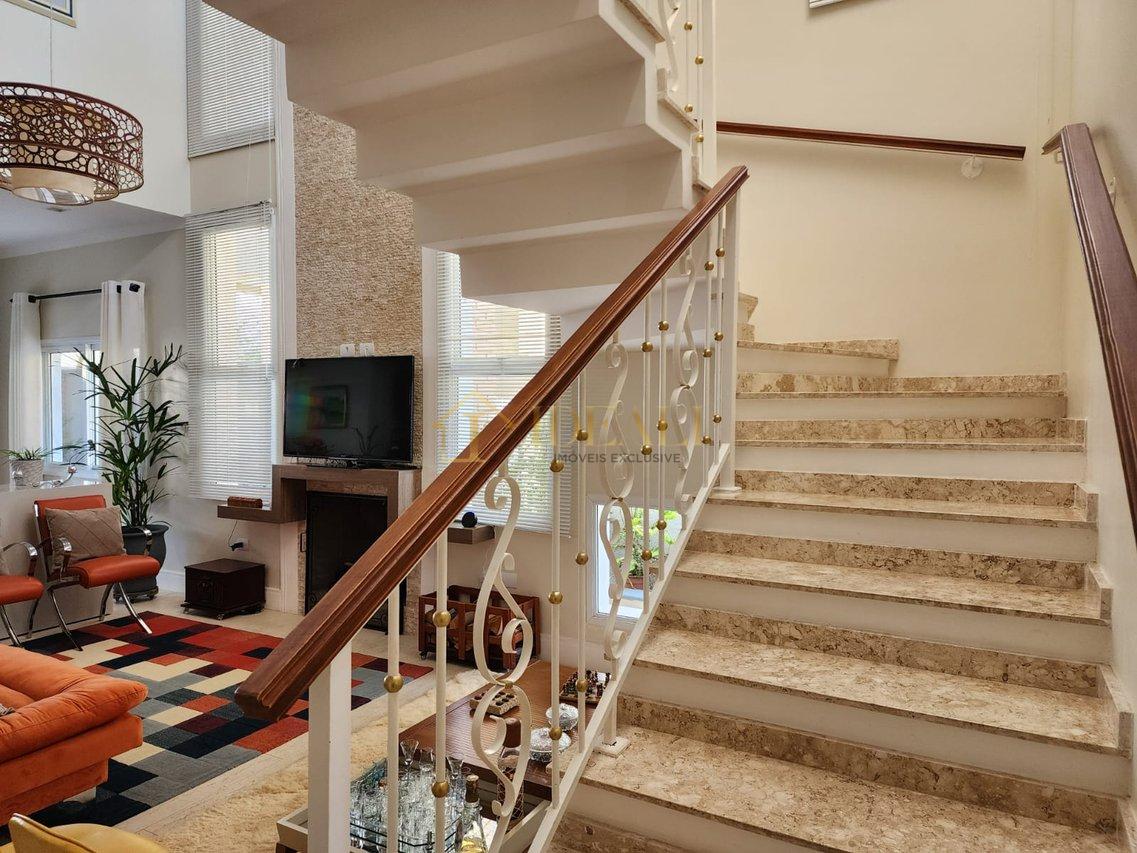 Linda casa em condomínio fechado, alto padrão, dentro da cidade, perto de tudo e da Lucas  Atibaia - 