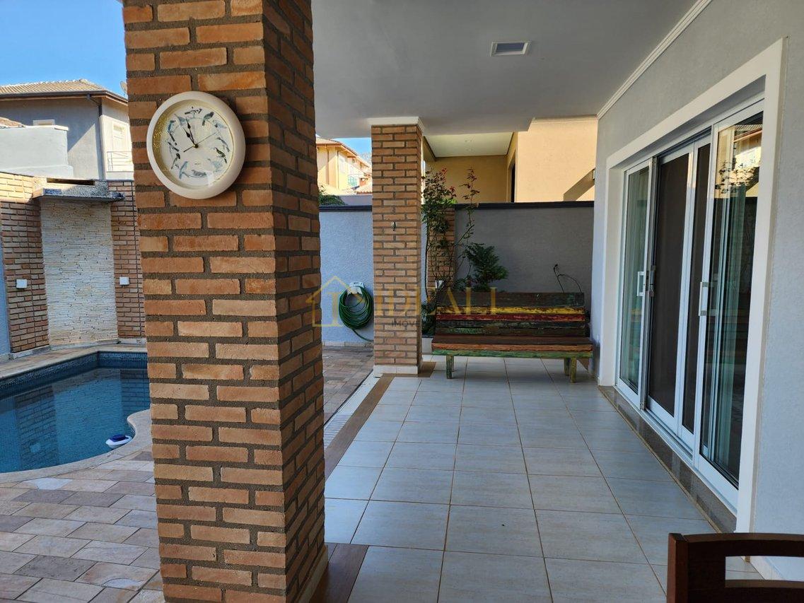 Linda casa em condomínio fechado, alto padrão, dentro da cidade, perto de tudo e da Lucas  Atibaia - 