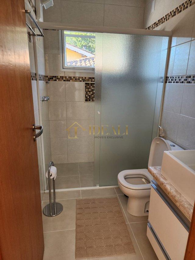 Linda casa em condomínio fechado, alto padrão, dentro da cidade, perto de tudo e da Lucas  Atibaia - 