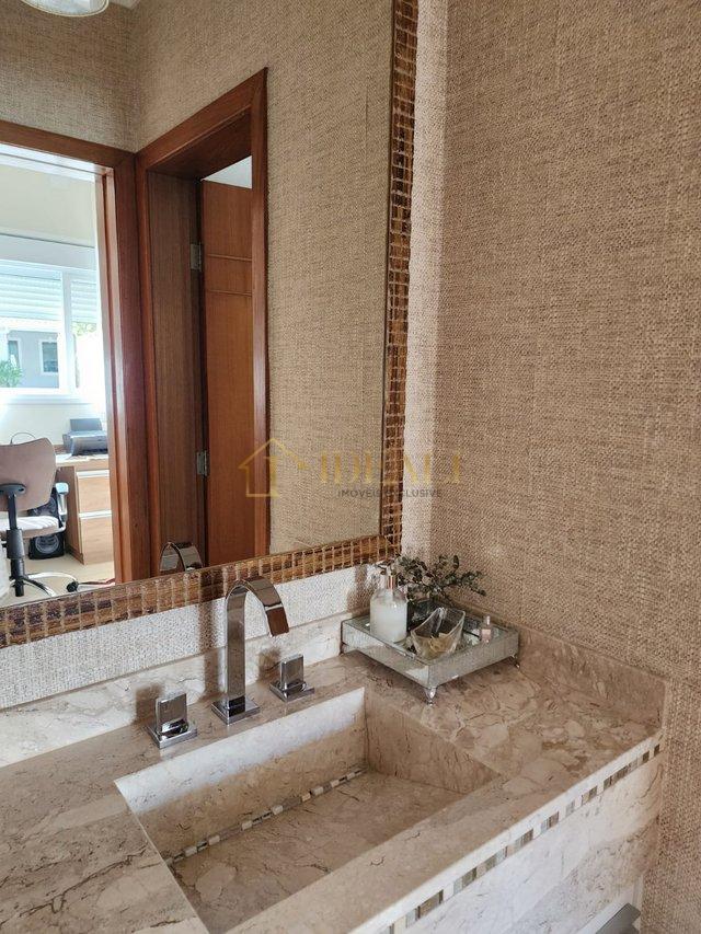 Linda casa em condomínio fechado, alto padrão, dentro da cidade, perto de tudo e da Lucas  Atibaia - 