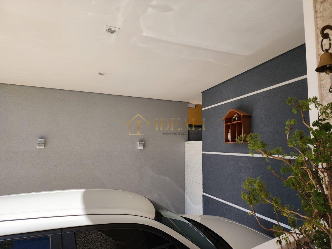 Linda casa em condomínio fechado, alto padrão, dentro da cidade, perto de tudo e da Lucas  Atibaia - 