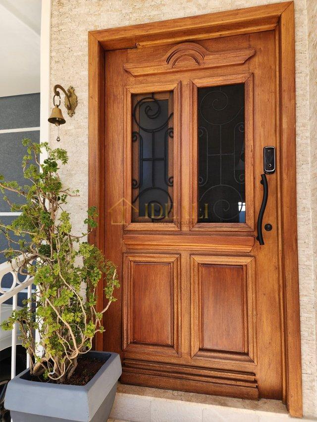 Linda casa em condomínio fechado, alto padrão, dentro da cidade, perto de tudo e da Lucas  Atibaia - 