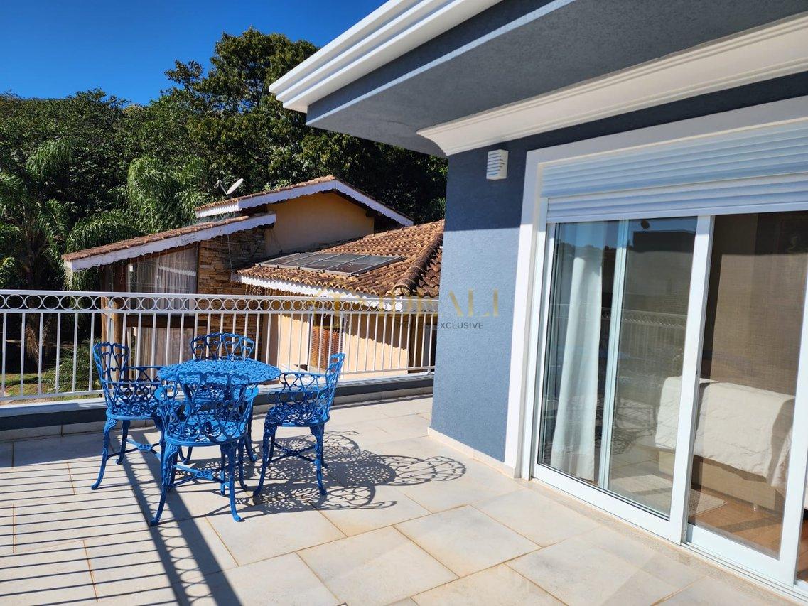 Linda casa em condomínio fechado, alto padrão, dentro da cidade, perto de tudo e da Lucas  Atibaia - 