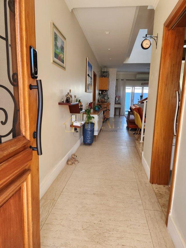 Linda casa em condomínio fechado, alto padrão, dentro da cidade, perto de tudo e da Lucas  Atibaia - 