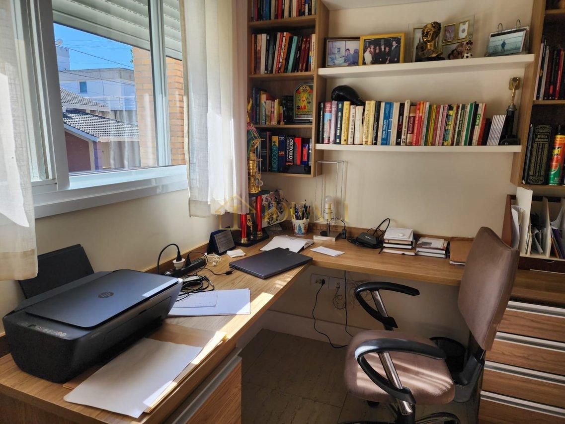 Linda casa em condomínio fechado, alto padrão, dentro da cidade, perto de tudo e da Lucas  Atibaia - 