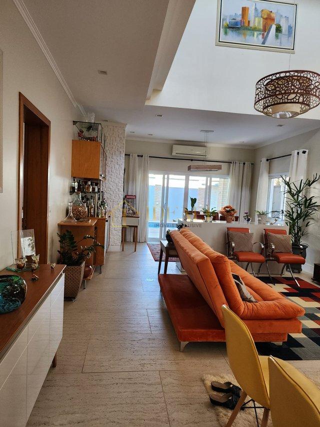 Linda casa em condomínio fechado, alto padrão, dentro da cidade, perto de tudo e da Lucas  Atibaia - 