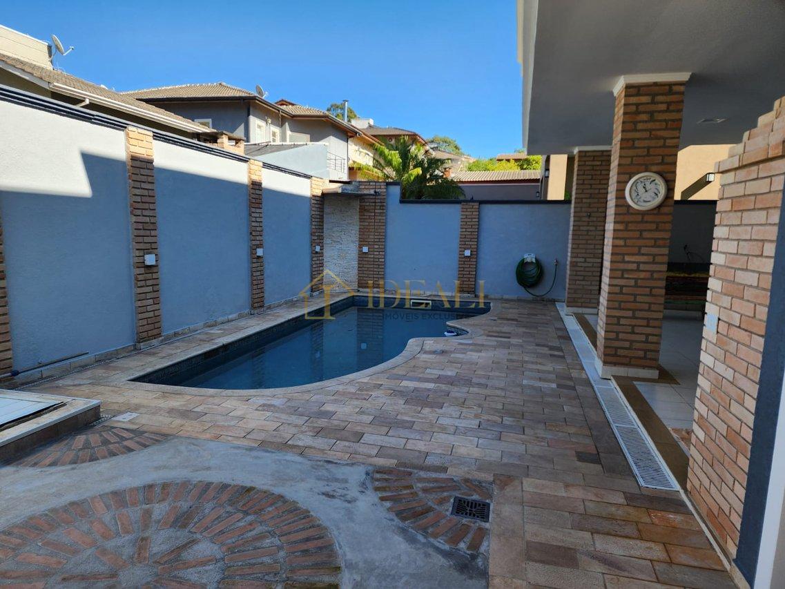 Linda casa em condomínio fechado, alto padrão, dentro da cidade, perto de tudo e da Lucas  Atibaia - 