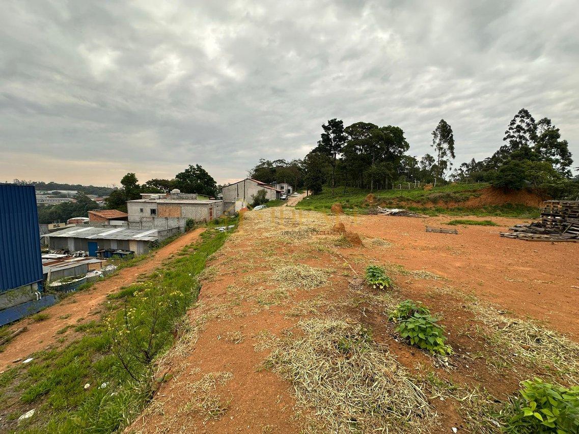 Galpão Amplo com 3.500 m² — Estrutura versátil para operações de alto desempenh  - - 