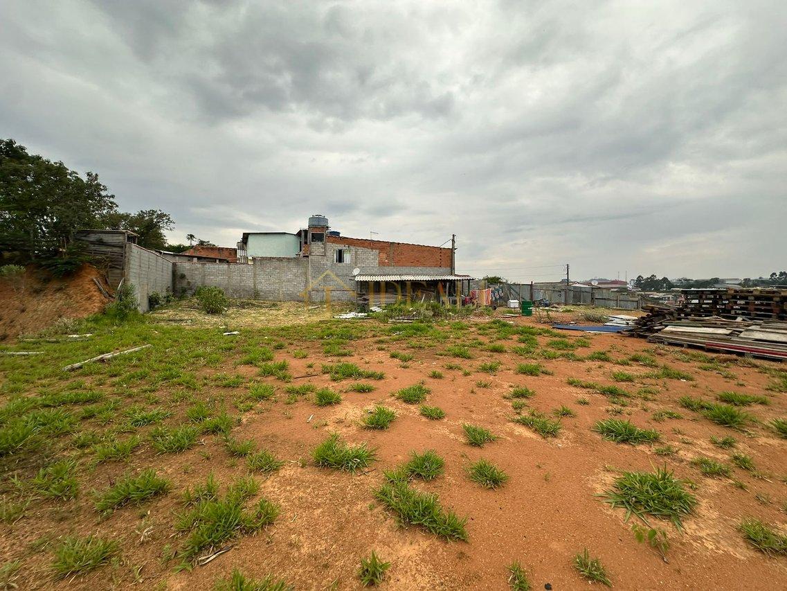 Galpão Amplo com 3.500 m² — Estrutura versátil para operações de alto desempenh  - - 