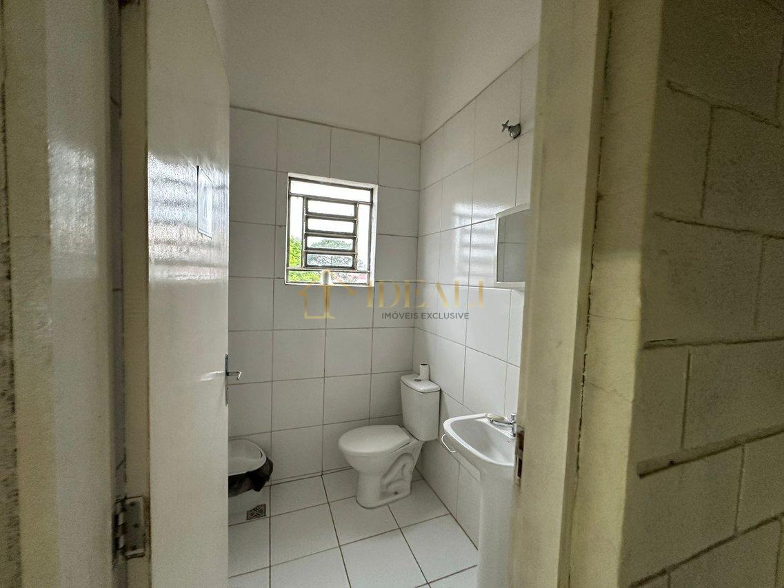 Galpão Amplo com 3.500 m² — Estrutura versátil para operações de alto desempenh  - - 