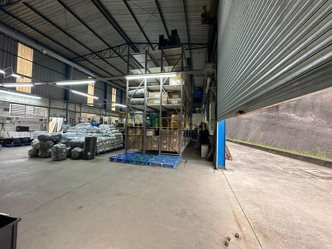 Galpão Amplo com 3.500 m² — Estrutura versátil para operações de alto desempenh  - - 