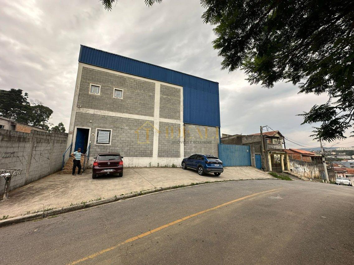 Galpão Amplo com 3.500 m² — Estrutura versátil para operações de alto desempenh  - - 