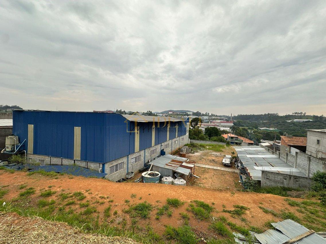 Galpão Amplo com 3.500 m² — Estrutura versátil para operações de alto desempenh  - - 