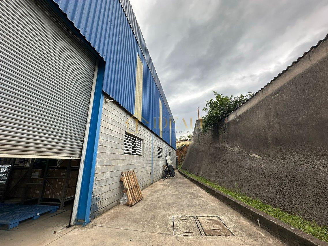 Galpão Amplo com 3.500 m² — Estrutura versátil para operações de alto desempenh  - - 