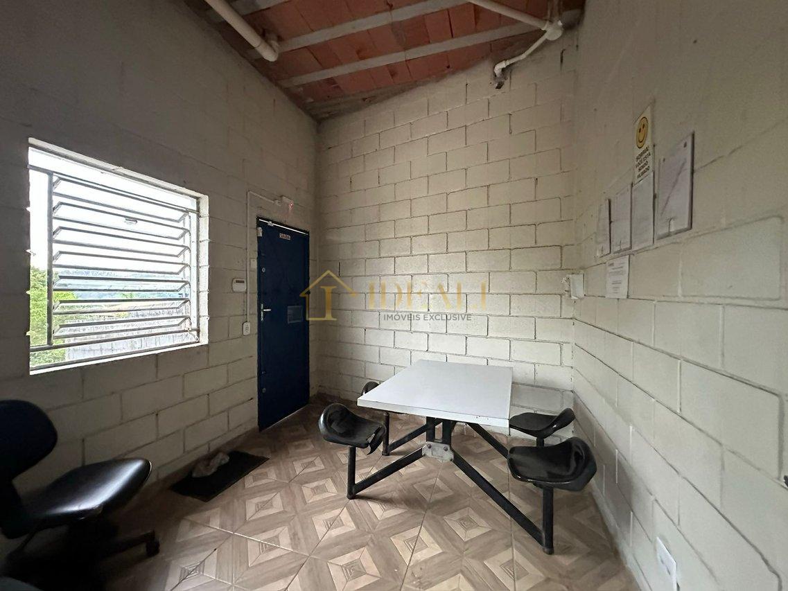 Galpão Amplo com 3.500 m² — Estrutura versátil para operações de alto desempenh  - - 