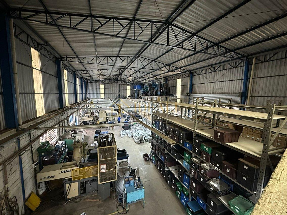 Galpão Amplo com 3.500 m² — Estrutura versátil para operações de alto desempenh  - - 