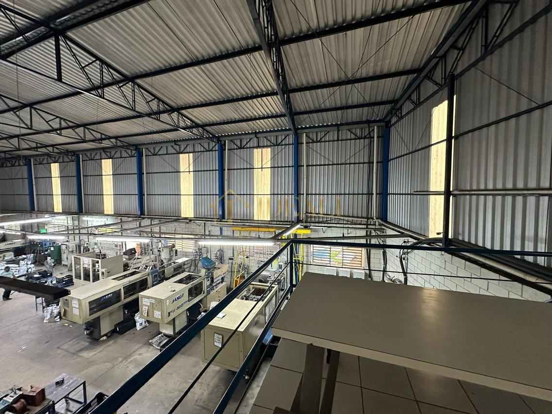 Galpão Amplo com 3.500 m² — Estrutura versátil para operações de alto desempenh  - - 