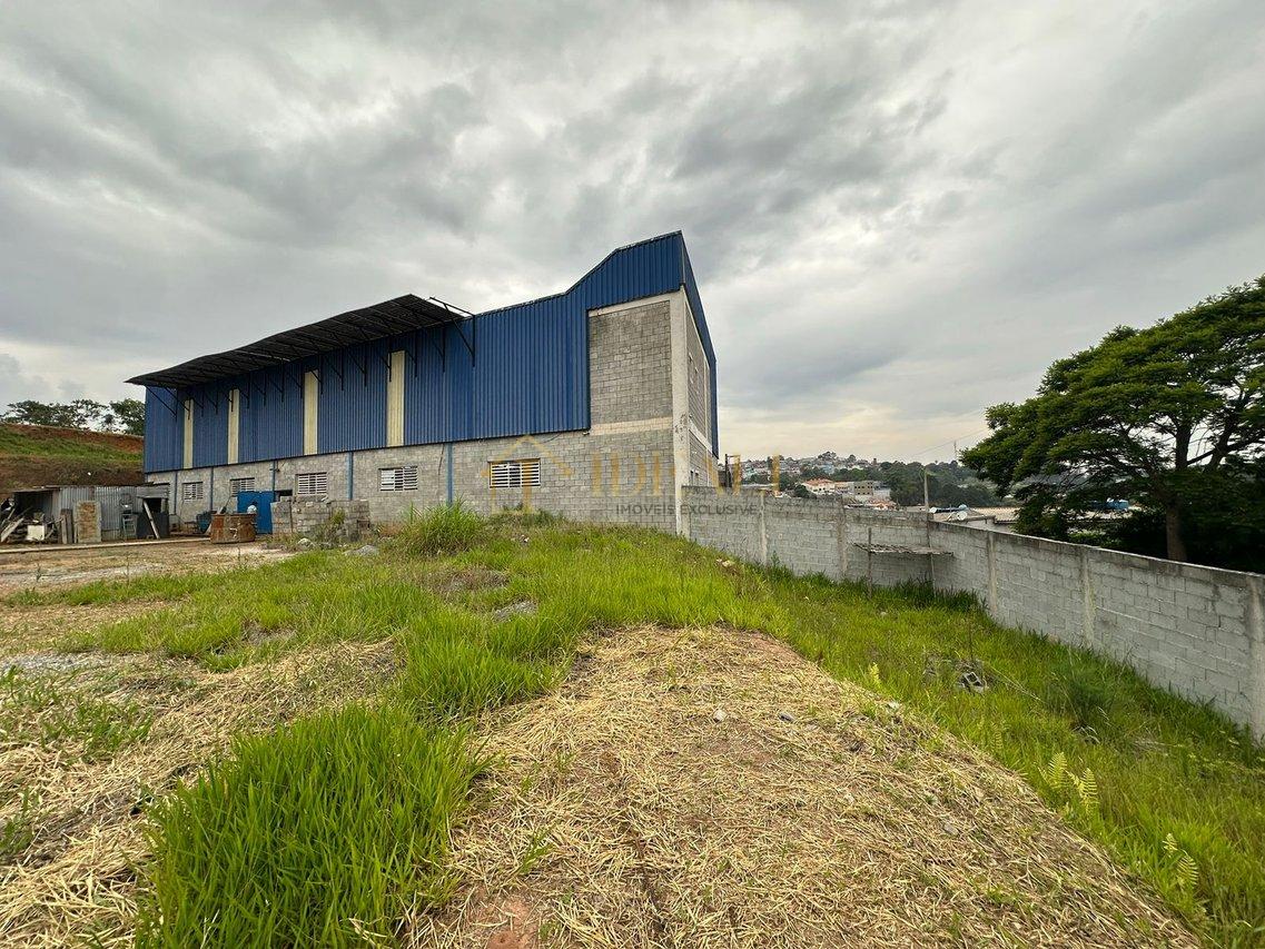 Galpão Amplo com 3.500 m² — Estrutura versátil para operações de alto desempenh  - - 