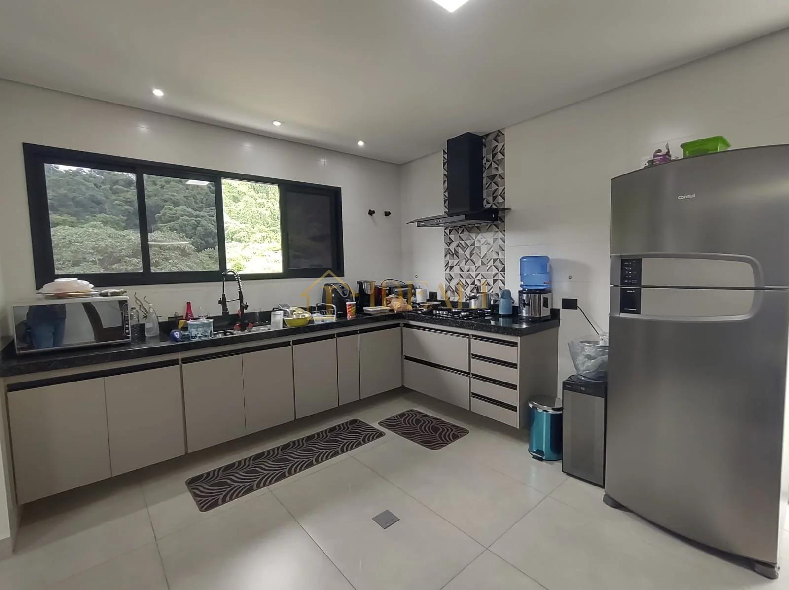 EXCELENTE IMOVEL EM CONDOMINIO, QUINTAS DA BOA VISTA EM ATIBAIA Rua Alfredo André Atibaia - 