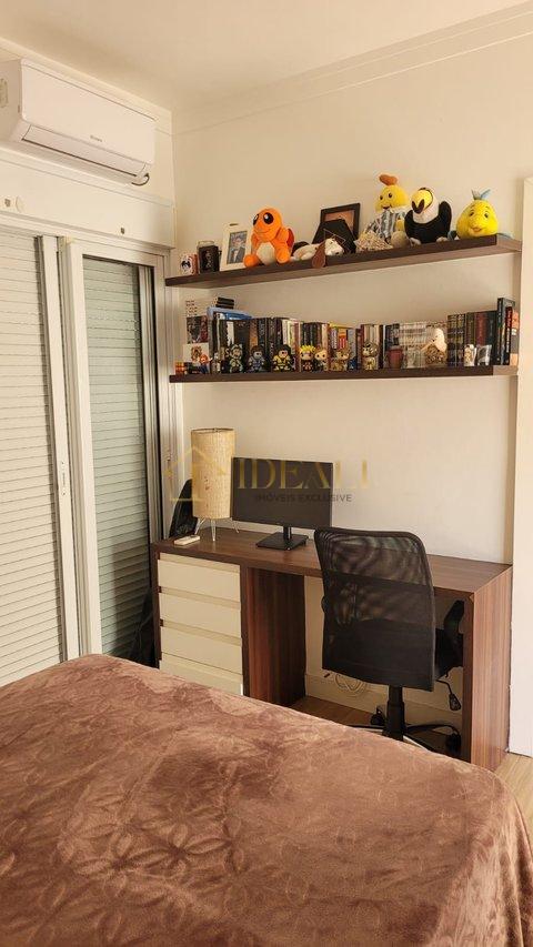 Maravilhoso sobrado de alto padrão, em condomínio fechado próx. da Av. Santana e da Lucas  Atibaia - 