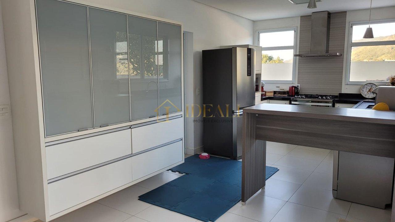 Maravilhoso sobrado de alto padrão, em condomínio fechado próx. da Av. Santana e da Lucas  Atibaia - 