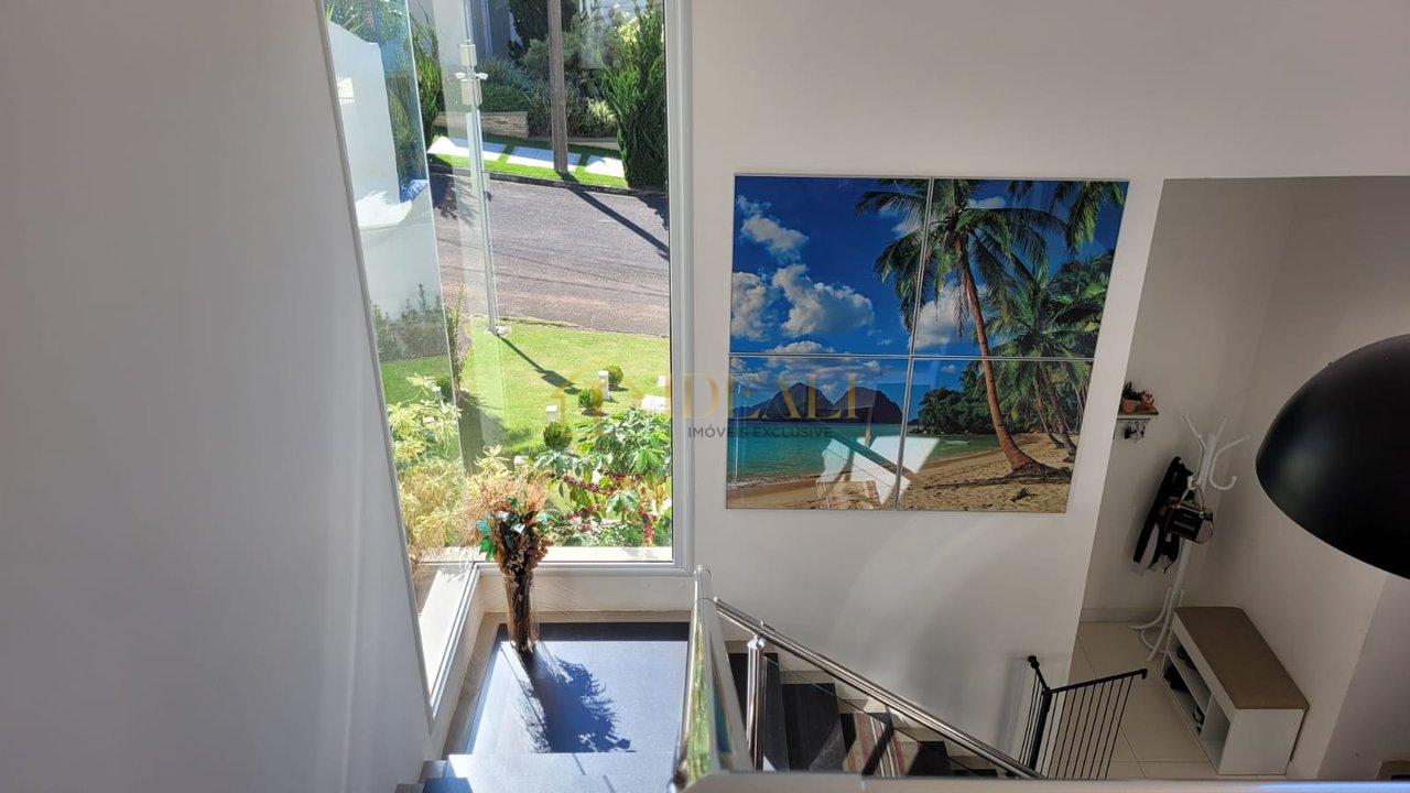 Maravilhoso sobrado de alto padrão, em condomínio fechado próx. da Av. Santana e da Lucas  Atibaia - 