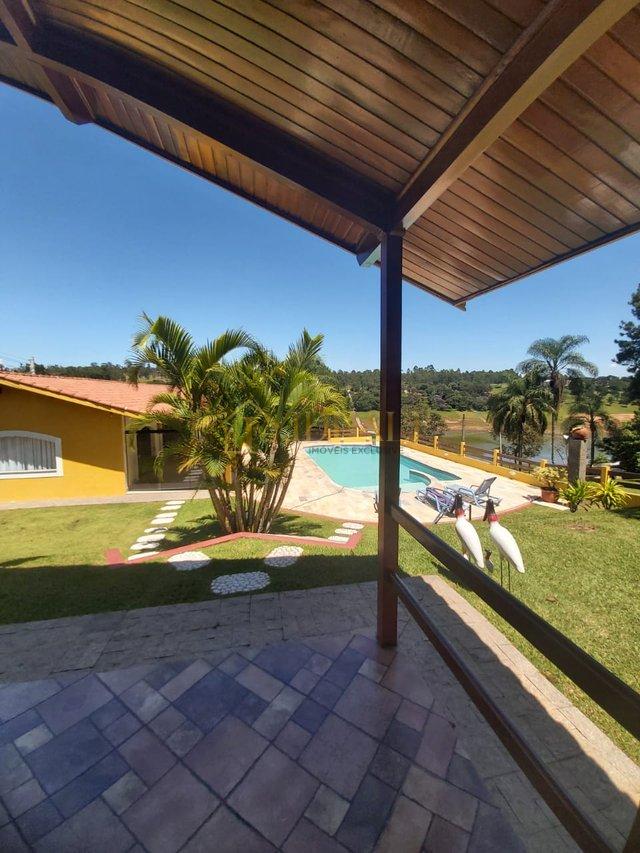 Imóvel de veraneio com estrutura para lazer, moradia e hóspedes  Piracaia - 