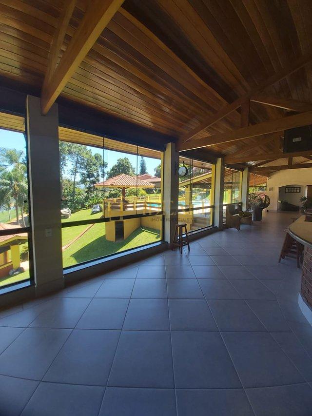 Imóvel de veraneio com estrutura para lazer, moradia e hóspedes  Piracaia - 
