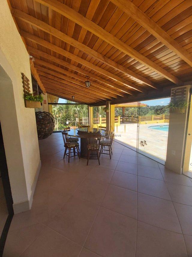 Imóvel de veraneio com estrutura para lazer, moradia e hóspedes  Piracaia - 