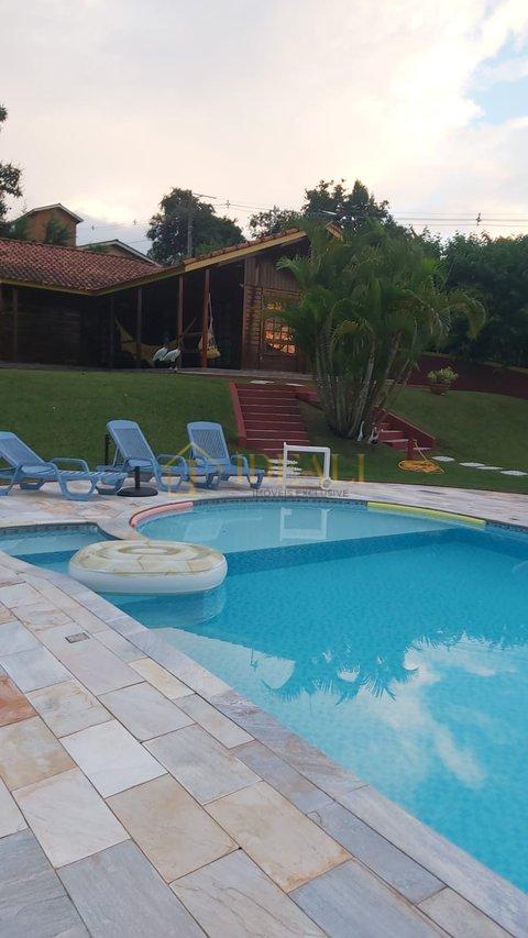 Imóvel de veraneio com estrutura para lazer, moradia e hóspedes  Piracaia - 
