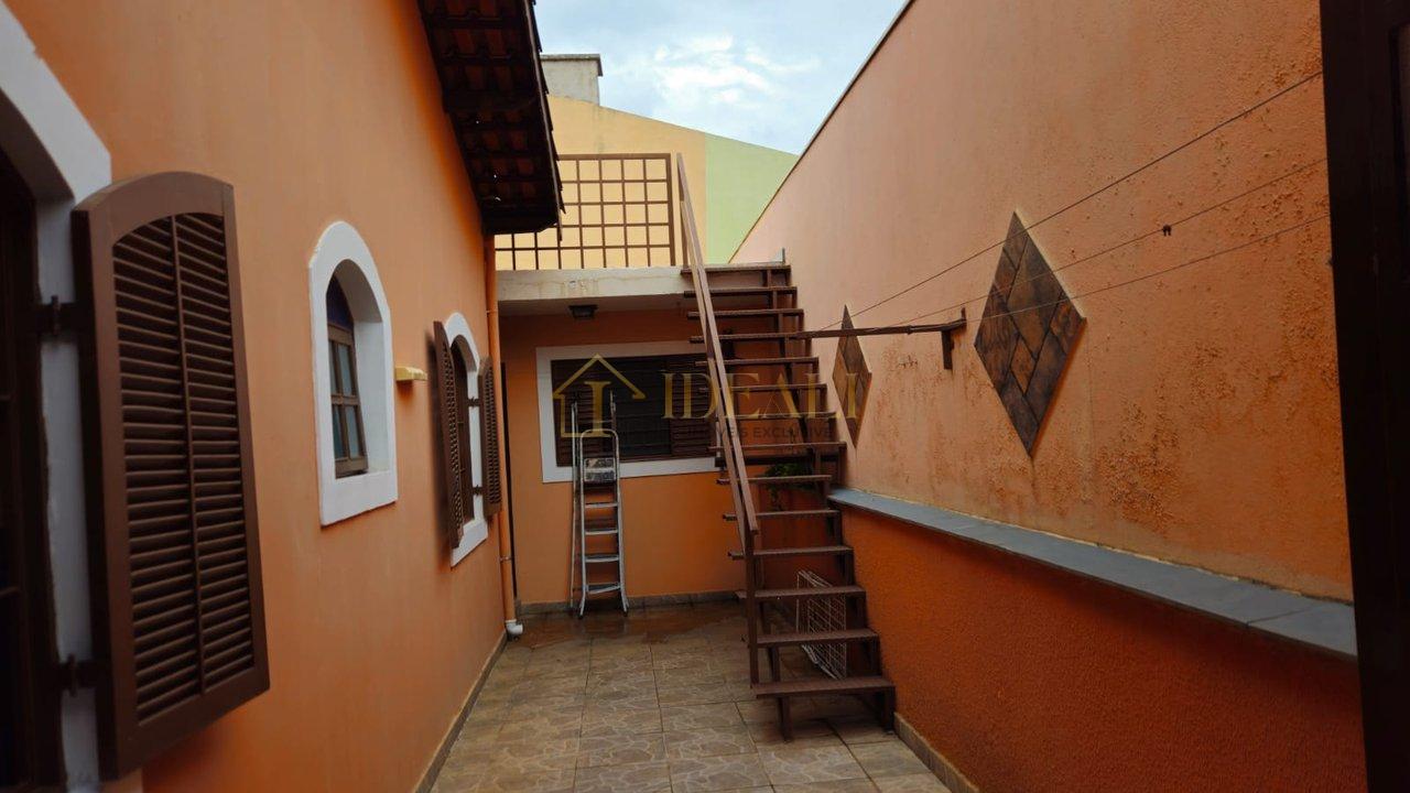 Casa térrea em Atibaia com 3 dormitórios  Atibaia - 