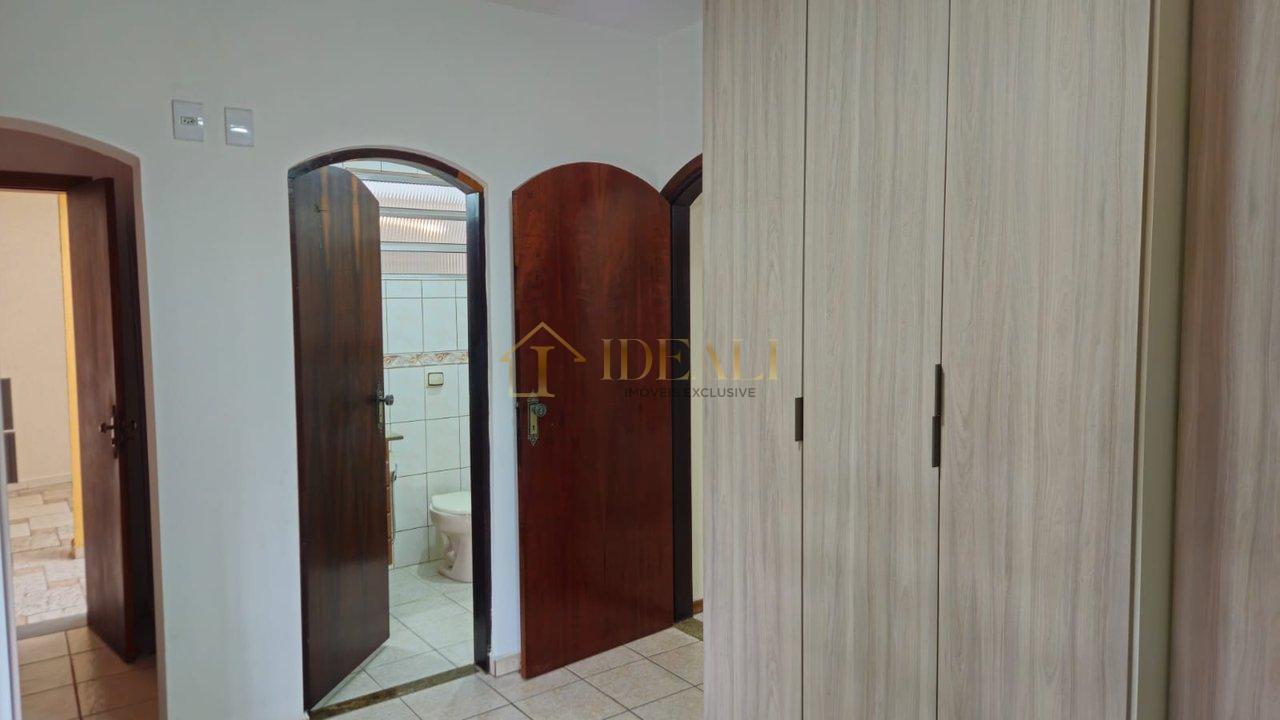 Casa térrea em Atibaia com 3 dormitórios  Atibaia - 