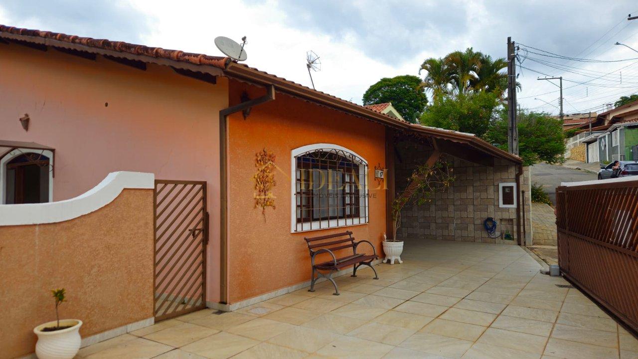 Casa térrea em Atibaia com 3 dormitórios  Atibaia - 