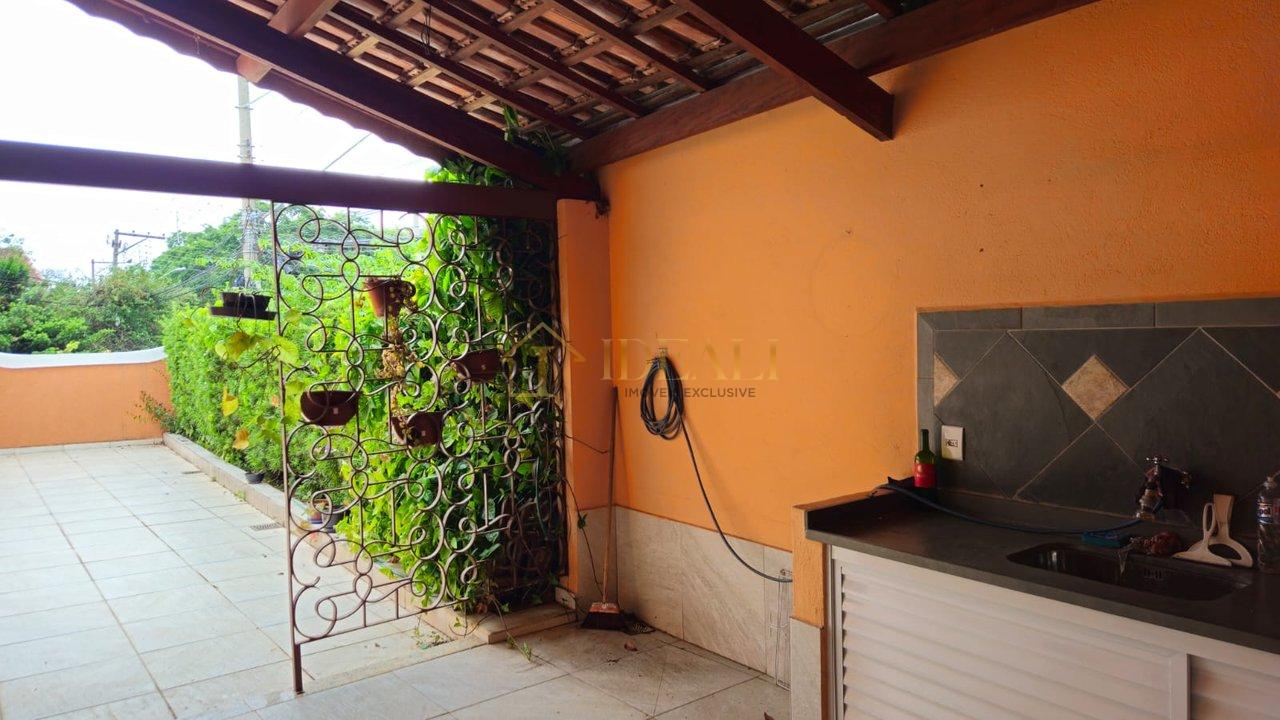 Casa térrea em Atibaia com 3 dormitórios  Atibaia - 