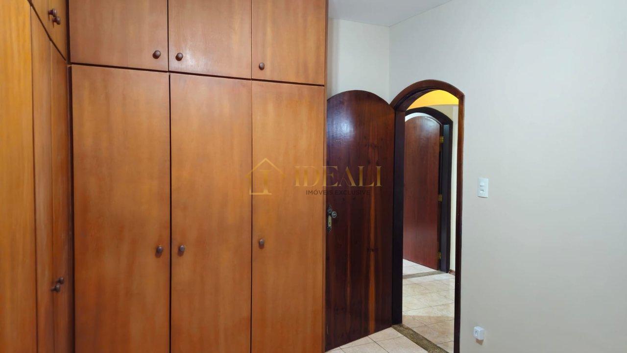 Casa térrea em Atibaia com 3 dormitórios  Atibaia - 