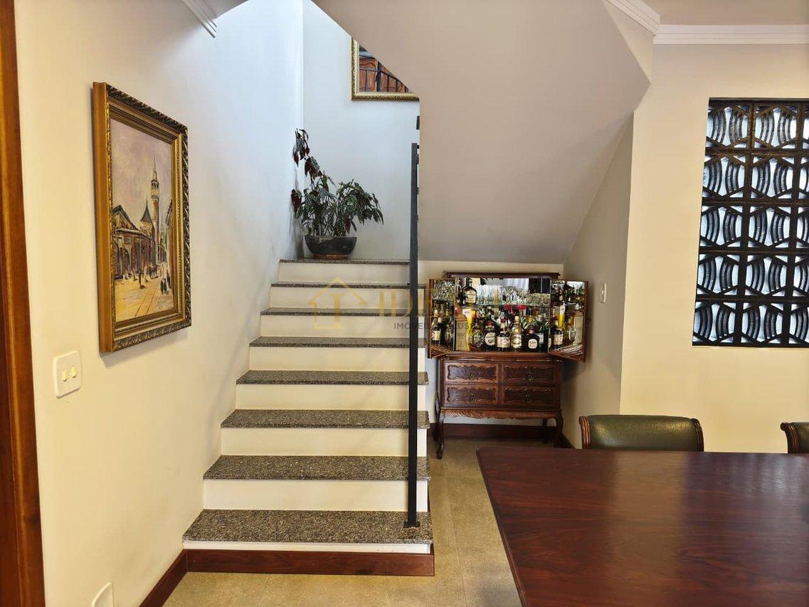 Linda casa na Vila Giglio, vista maravilhosa, a 2 quadras da Lucas  Atibaia - 