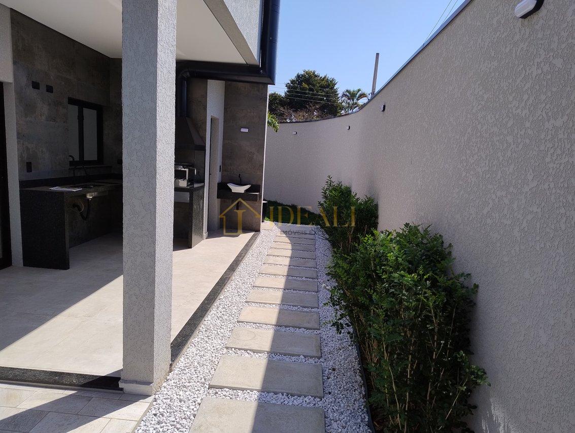 Lindo sobrado, recém construído na Vila Giglio, região nobre, a poucos passos da Lucas  Atibaia - 