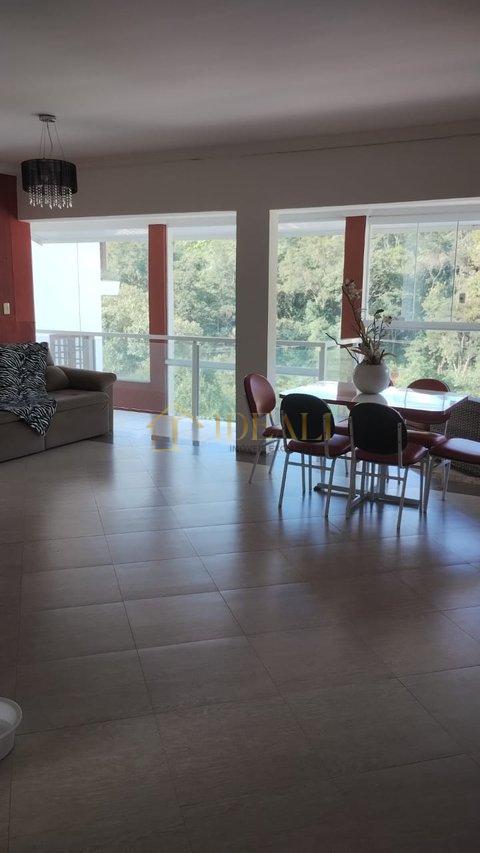 Maravilhosa e ampla casa no Condomínio Flamboyant. Oportunidade ! Aceita permuta até 50 %  Atibaia - 